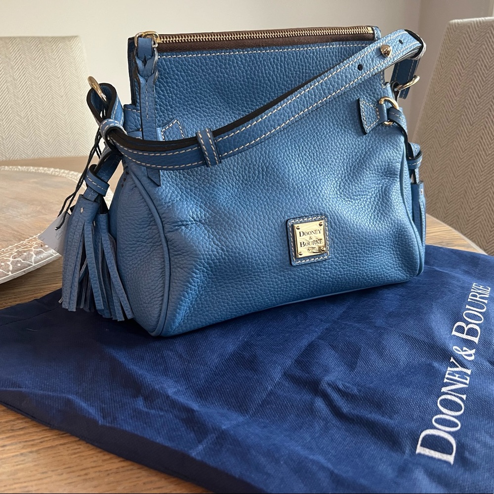 DOONEY & BOURKE PEBBLE GRAIN TASSEL SHOULDER BAG New w/tags & registration docs.